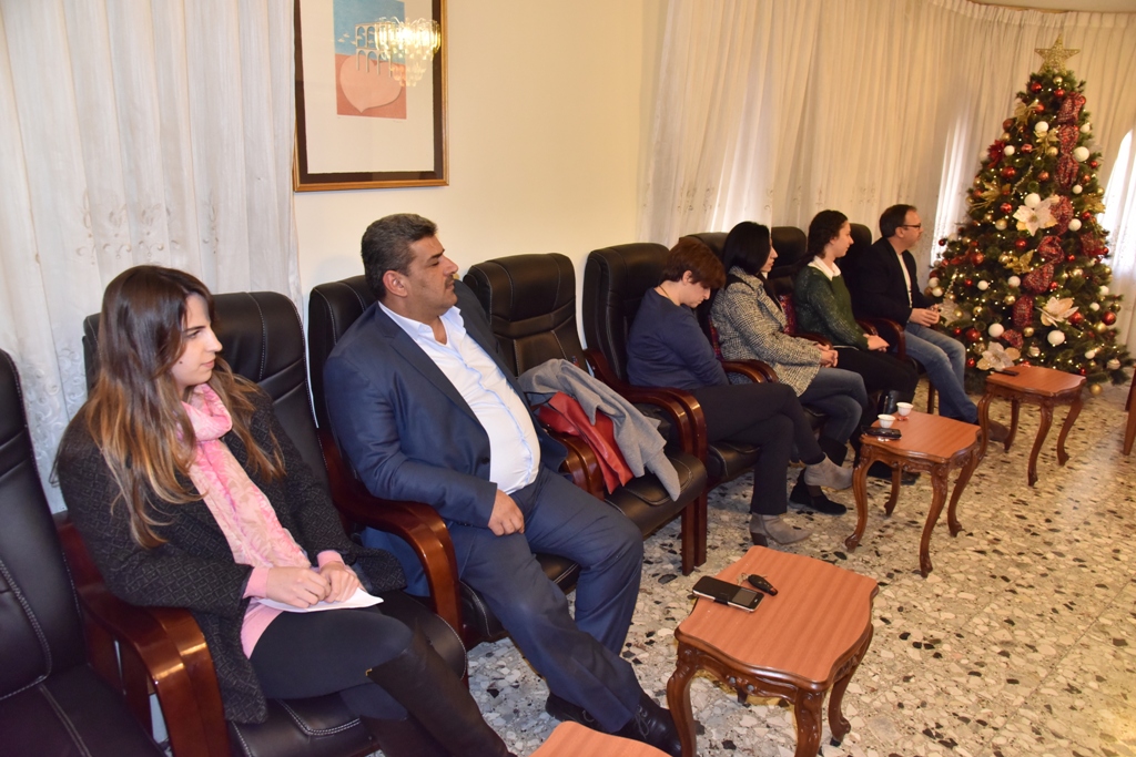 سلمان يستقبل وفدا إسكتلنديا من غلاسجو ويؤكد عمق العلاقات بين  الطرفين