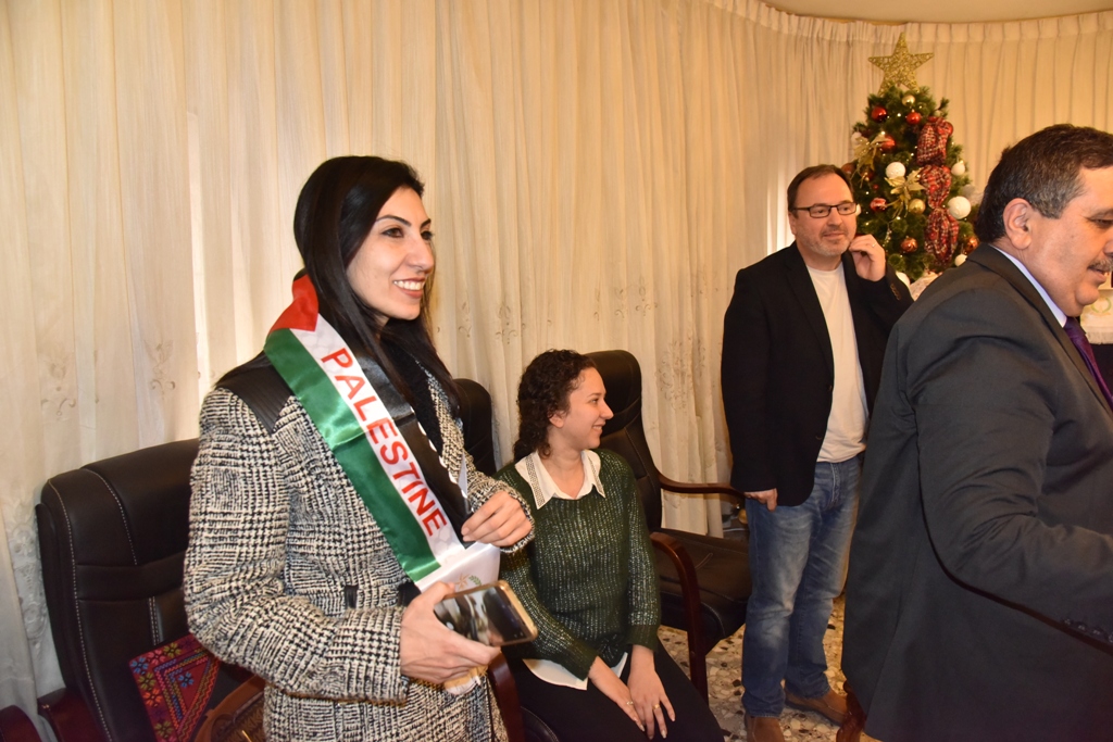 سلمان يستقبل وفدا إسكتلنديا من غلاسجو ويؤكد عمق العلاقات بين  الطرفين