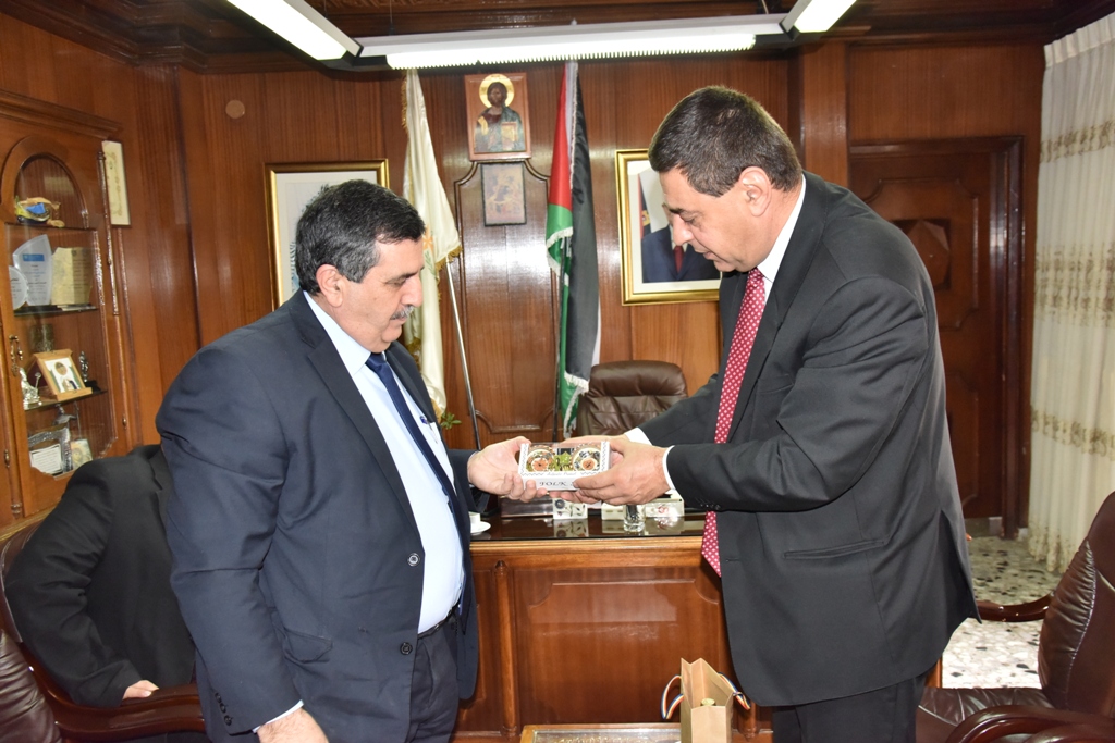 رئيس بلدية بيت لحم يستقبل ممثل رومانيا لدى دولة فلسطين