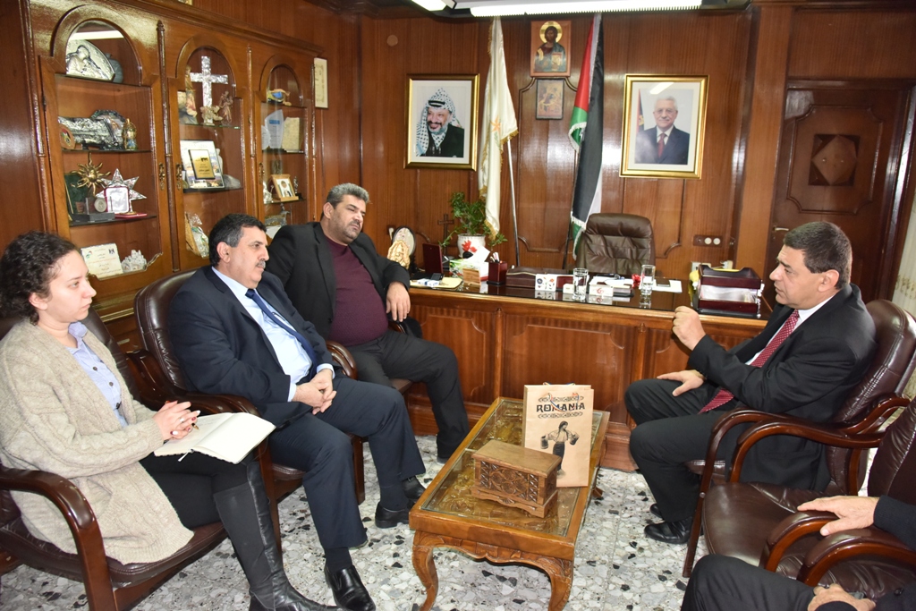 رئيس بلدية بيت لحم يستقبل ممثل رومانيا لدى دولة فلسطين