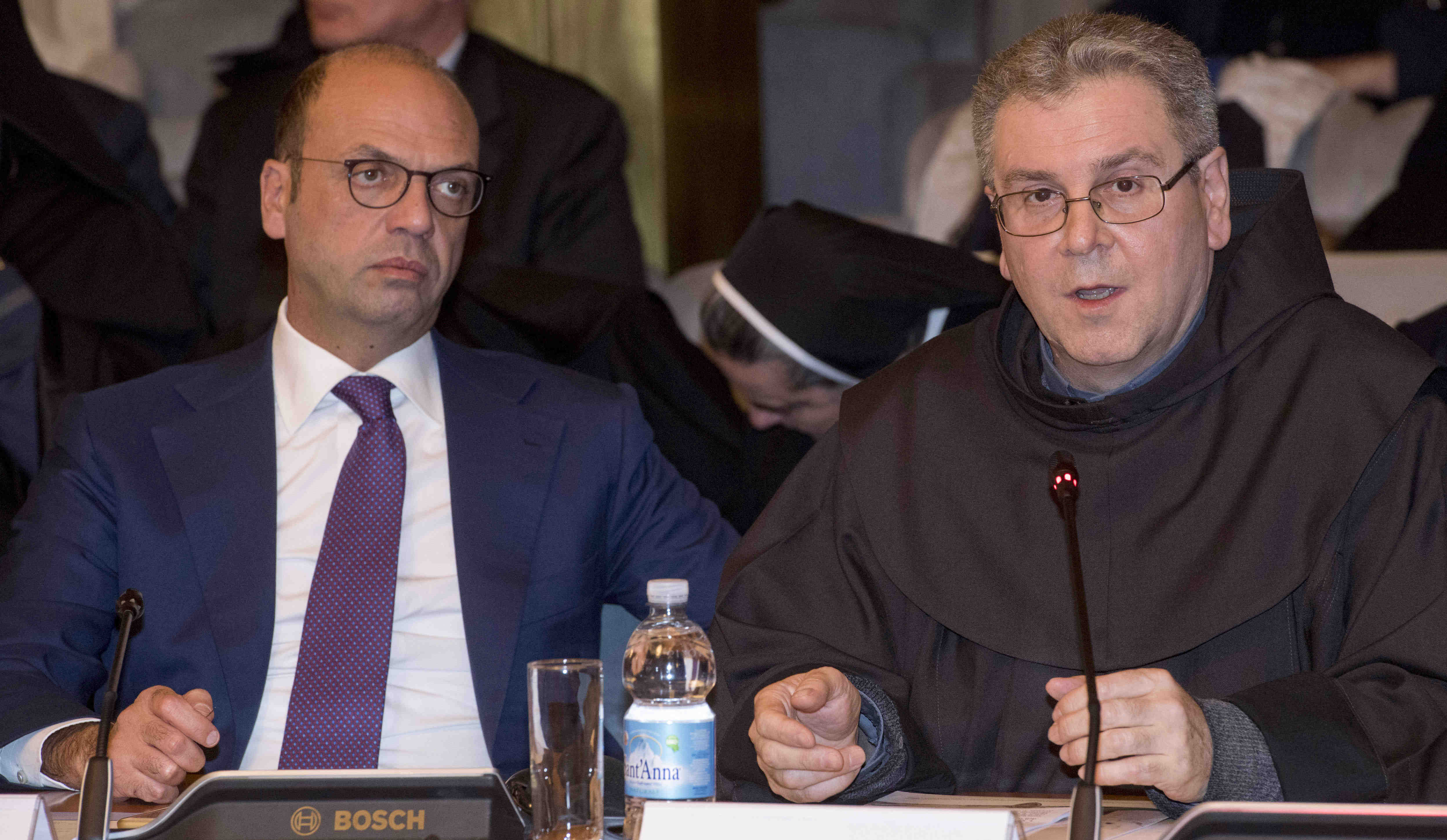  رئيس بلدية بيت لحم يشارك في المؤتمر الدولي في روما: "الحوار بين الثقافات والأديان لتعزيز السلام: 800 عام على وجود الفرنسيسكان في الأرض المقدسة"