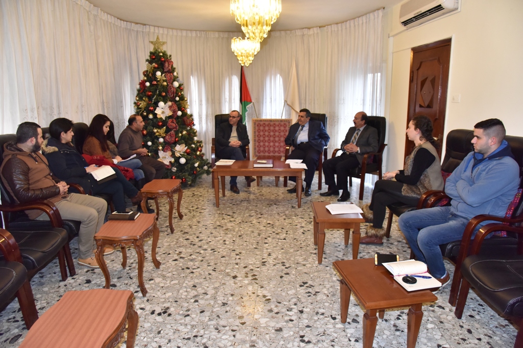 لقاء بين بلدية بيت لحم وجمعية التنمية المجتمعية والتعليم المستمر من أجل التحضير لتنفيذ حزمة من الأنشطة والبرامج ضمن مشروع مجتمعات مزدهرة 