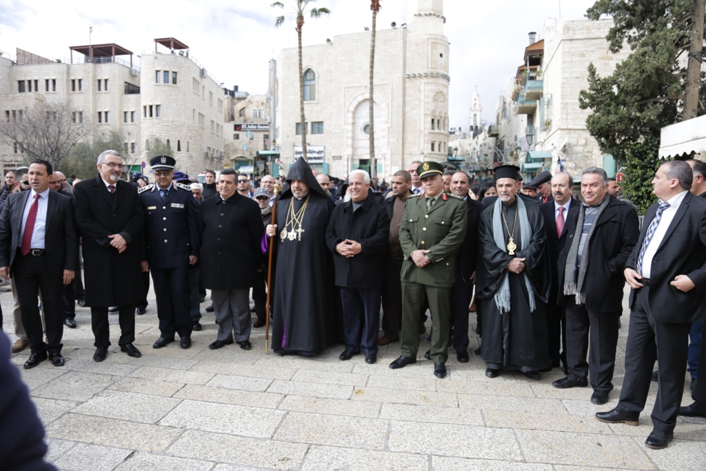 رئيس وأعضاء مجلس بلدية بيت لحم يشاركون في استقبال غبطة بطريرك الأرمن نورهان مانوجيان