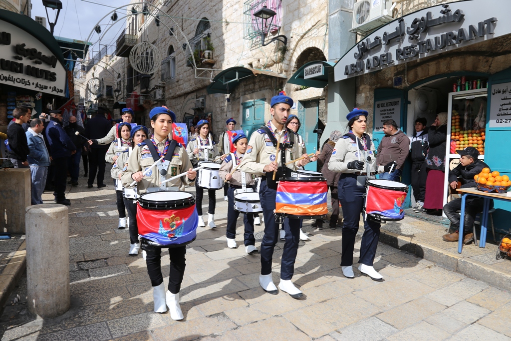 رئيس وأعضاء مجلس بلدية بيت لحم يشاركون في استقبال غبطة بطريرك الأرمن نورهان مانوجيان