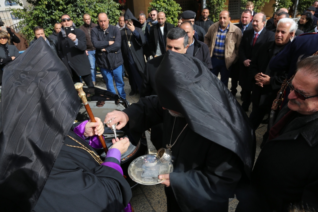 رئيس وأعضاء مجلس بلدية بيت لحم يشاركون في استقبال غبطة بطريرك الأرمن نورهان مانوجيان