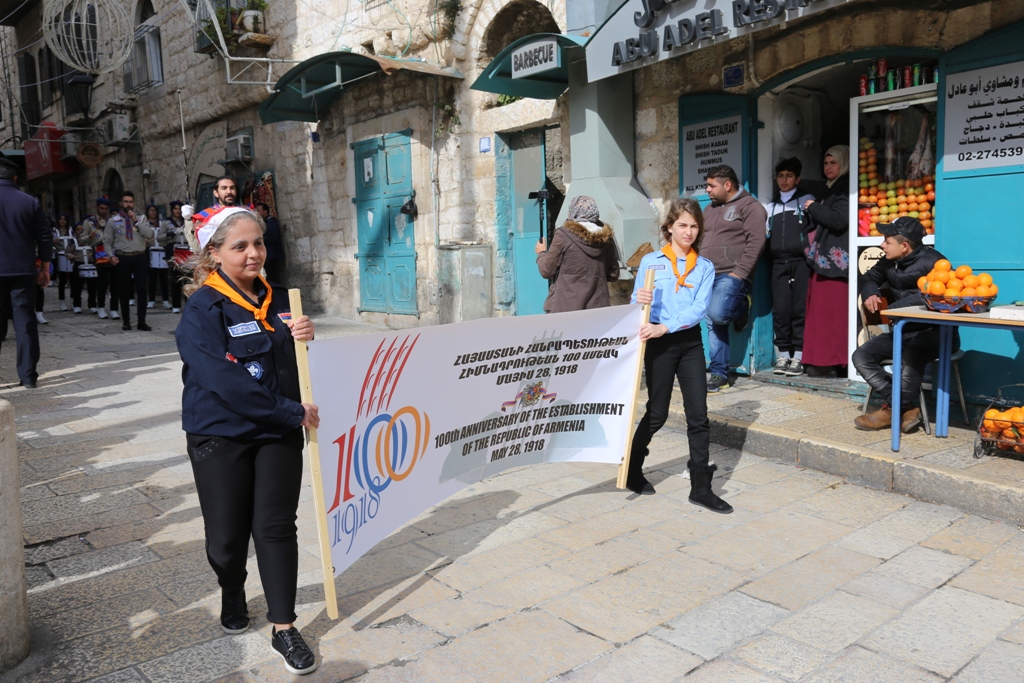 رئيس وأعضاء مجلس بلدية بيت لحم يشاركون في استقبال غبطة بطريرك الأرمن نورهان مانوجيان