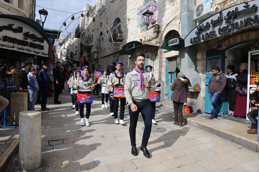 رئيس وأعضاء مجلس بلدية بيت لحم يشاركون في استقبال غبطة بطريرك الأرمن نورهان مانوجيان