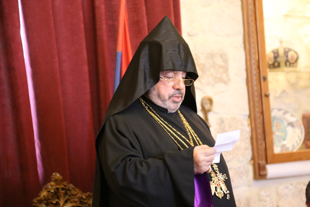 رئيس وأعضاء مجلس بلدية بيت لحم يشاركون في استقبال غبطة بطريرك الأرمن نورهان مانوجيان