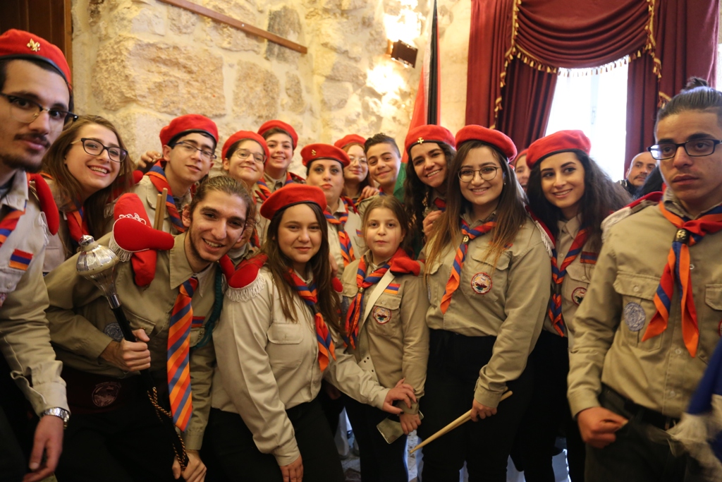 رئيس وأعضاء مجلس بلدية بيت لحم يشاركون في استقبال غبطة بطريرك الأرمن نورهان مانوجيان