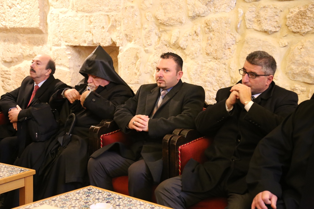 رئيس وأعضاء مجلس بلدية بيت لحم يشاركون في استقبال غبطة بطريرك الأرمن نورهان مانوجيان