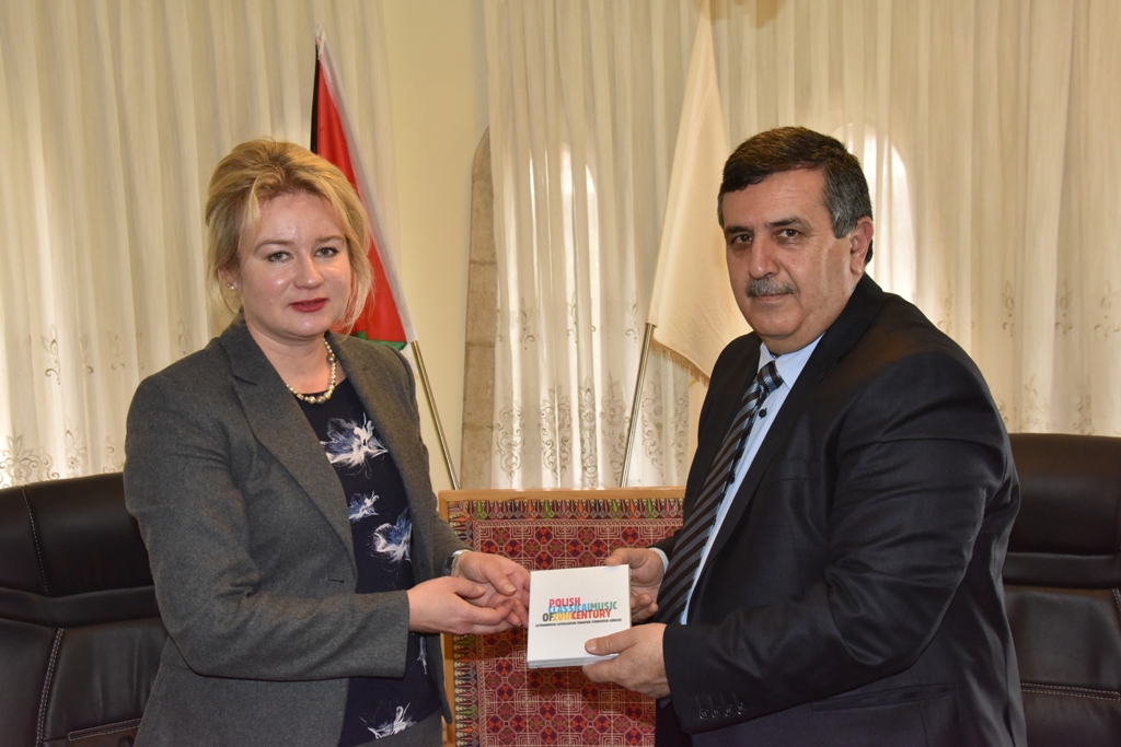 بهدف التعاون المشترك لقاء بين رئيس بلدية بيت لحم وممثلة جمهورية بولندا 