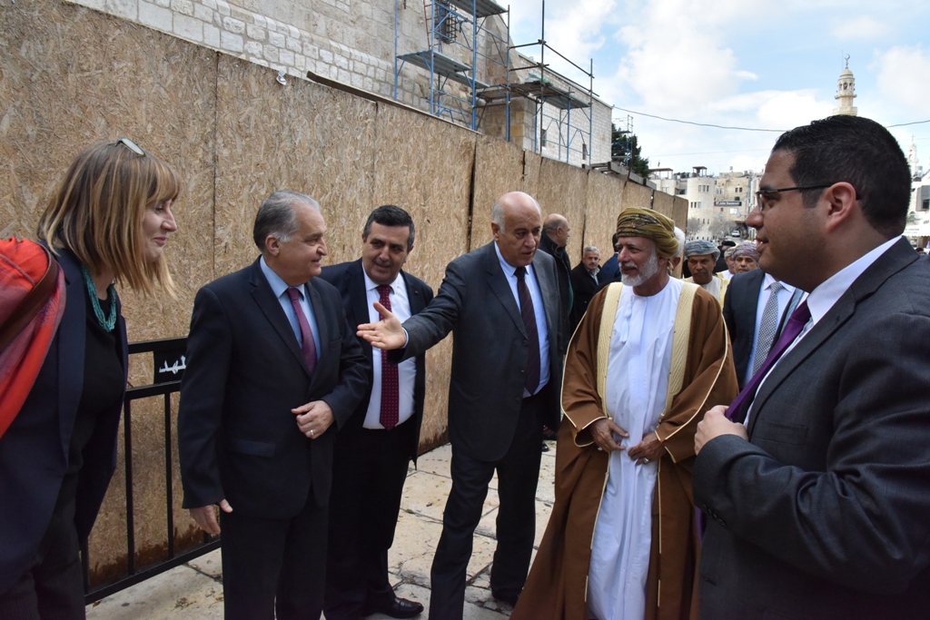رئيس بلدية بيت لحم يشارك في إستقبال وزير الخارجية العُماني