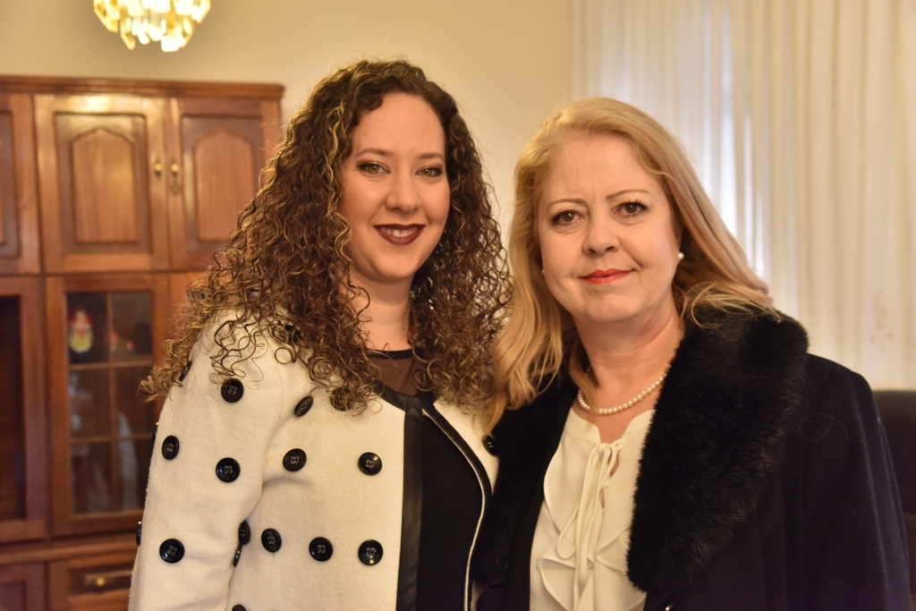 لقاء يجمع بين رئيس بلدية بيت لحم ومستشارة رئيس الوزراء في دار البلدية 