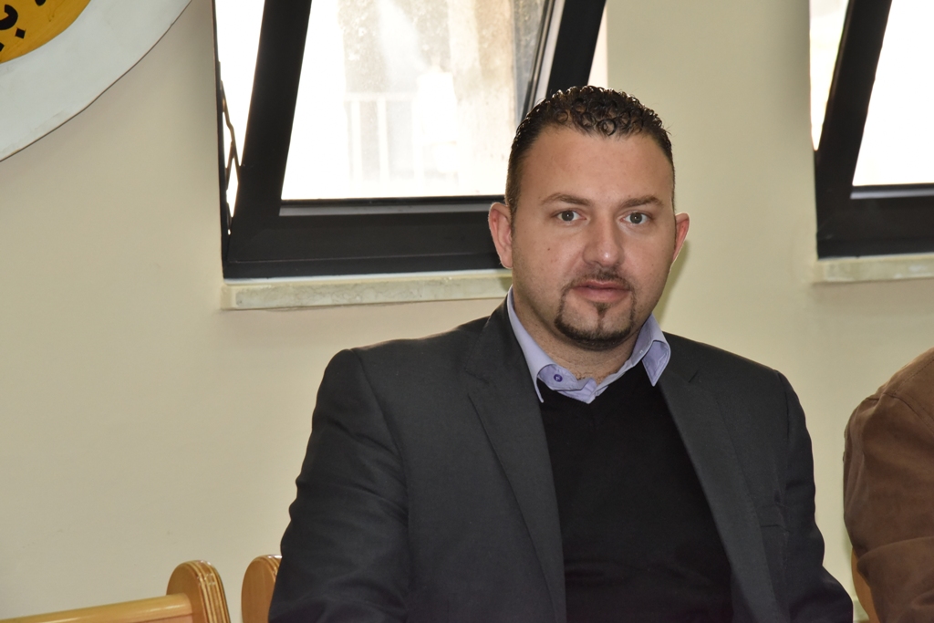 بلدية بيت لحم تعقد لقاءها الأول ضمن لقاءات لجنة التواصل مع المجتمع مع أهالي حي الفواغرة ( الفراحية )