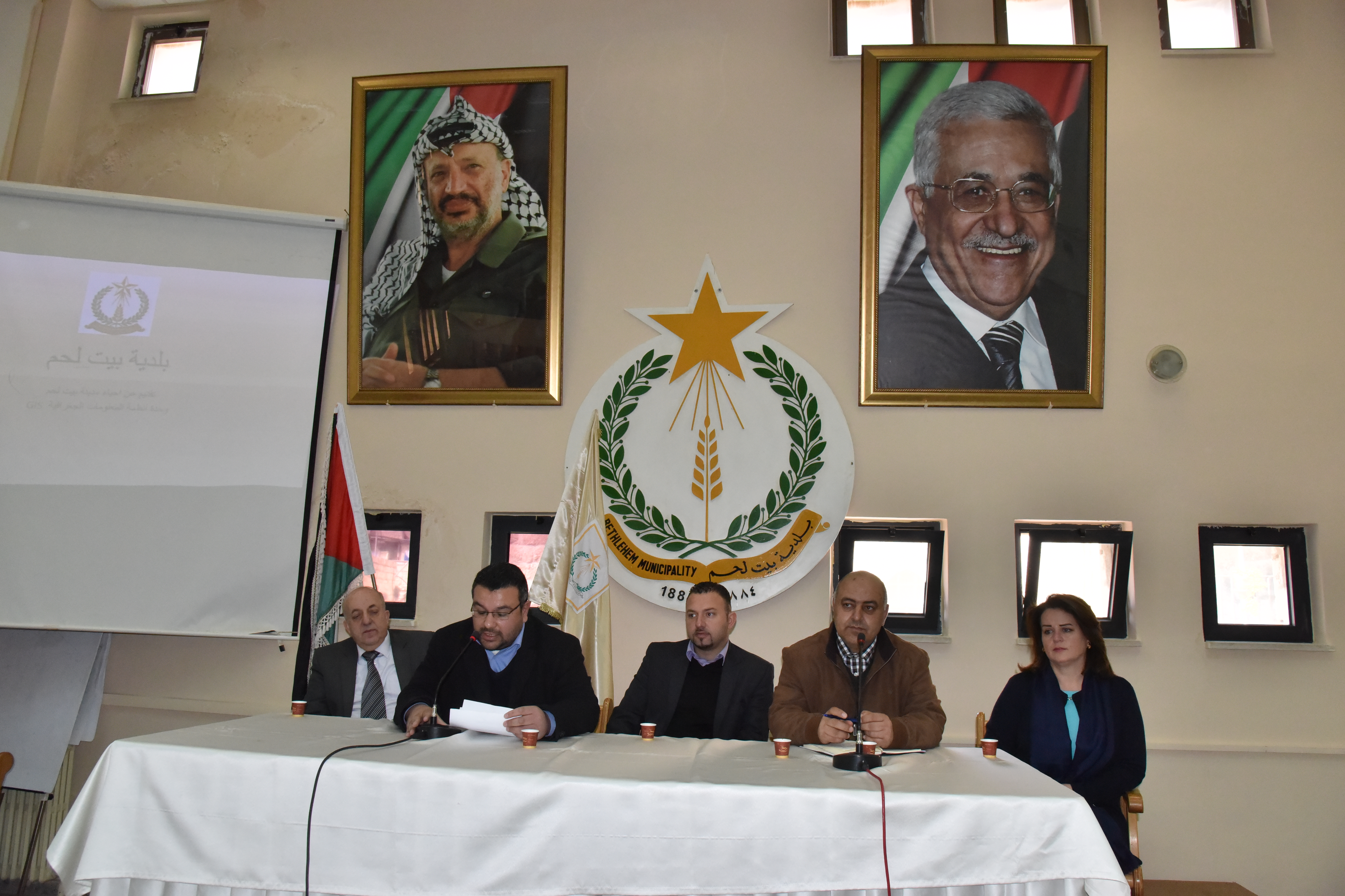 بلدية بيت لحم تعقد لقاءها الأول ضمن لقاءات لجنة التواصل مع المجتمع مع أهالي حي الفواغرة ( الفراحية )