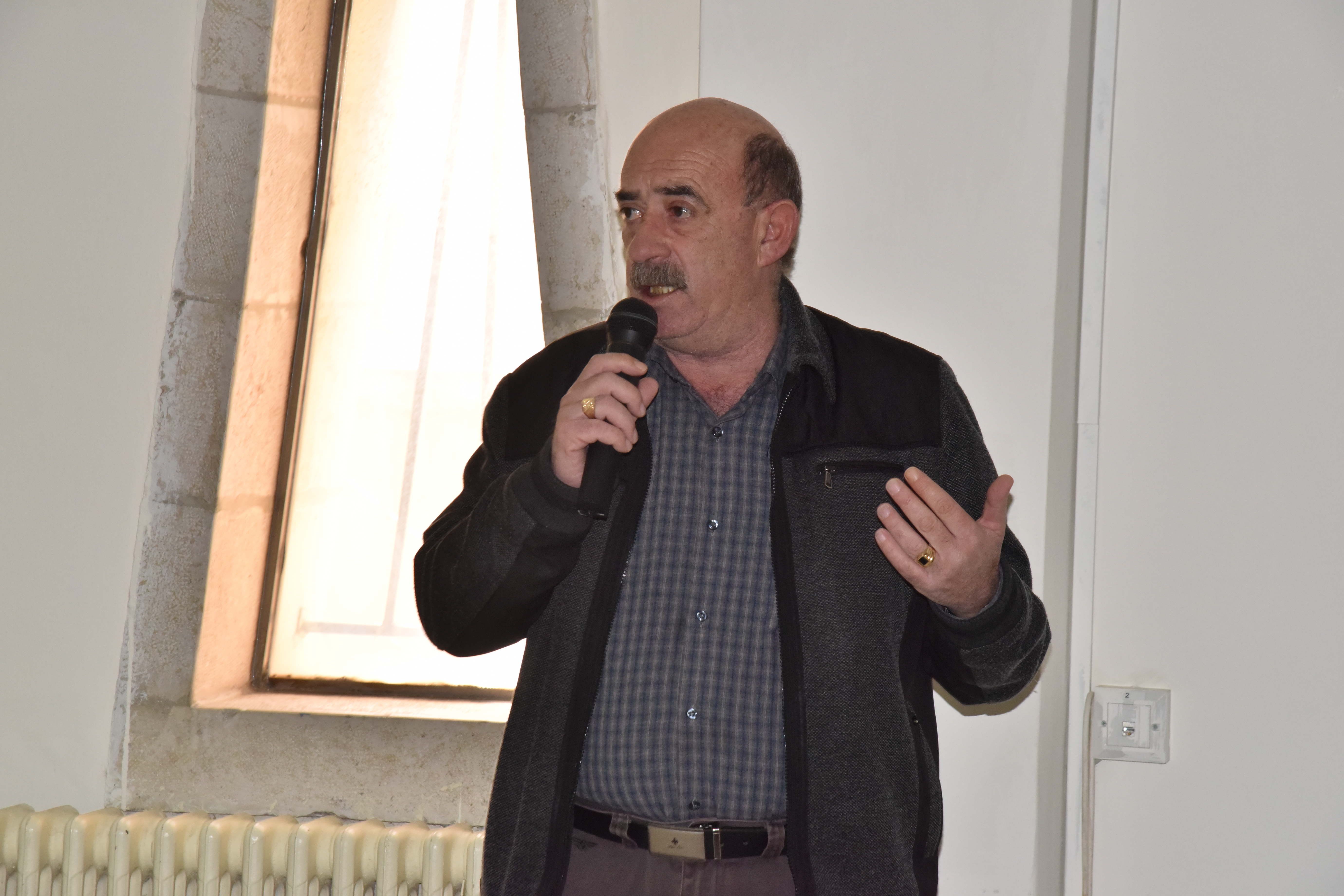 بلدية بيت لحم تعقد لقاءها الأول ضمن لقاءات لجنة التواصل مع المجتمع مع أهالي حي الفواغرة ( الفراحية )