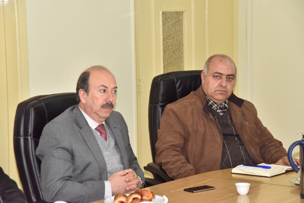 اجتماع مشترك بين لجنة التخطيط الإستراتيجي وفريق التخطيط الأساسي في دار البلدية لتقييم اللقاء المجتمعي الثاني 