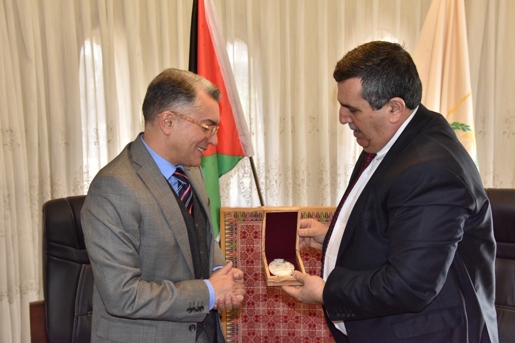 رئيس بلدية بيت لحم يستقبل ممثل البرتغال لدى دولة فلسطين ويبحثان سبل التعاون المشترك 