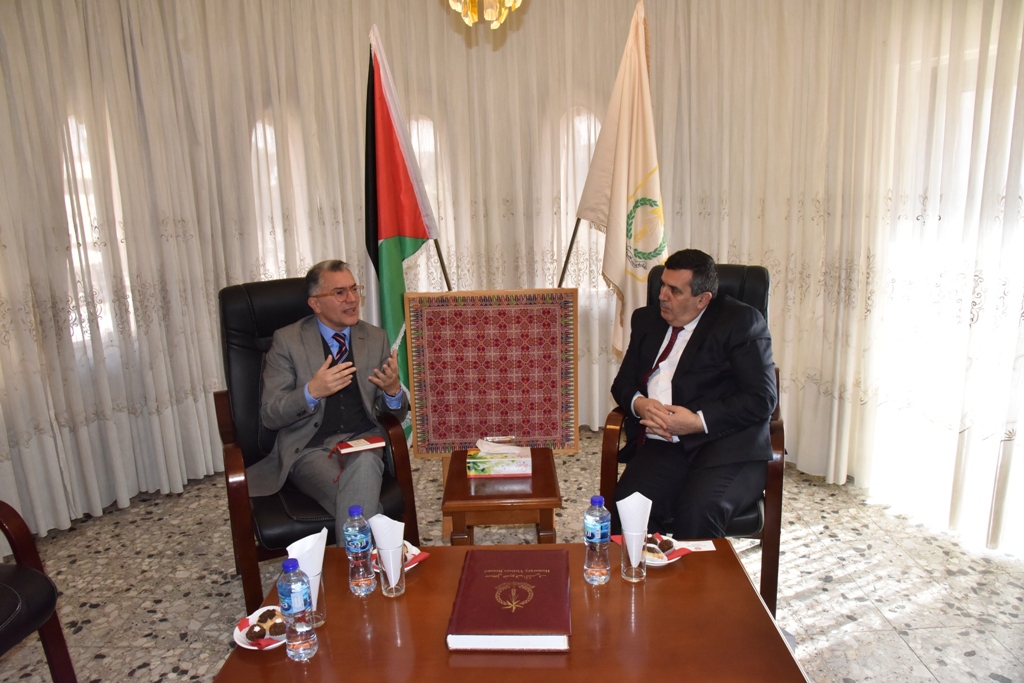 رئيس بلدية بيت لحم يستقبل ممثل البرتغال لدى دولة فلسطين ويبحثان سبل التعاون المشترك 