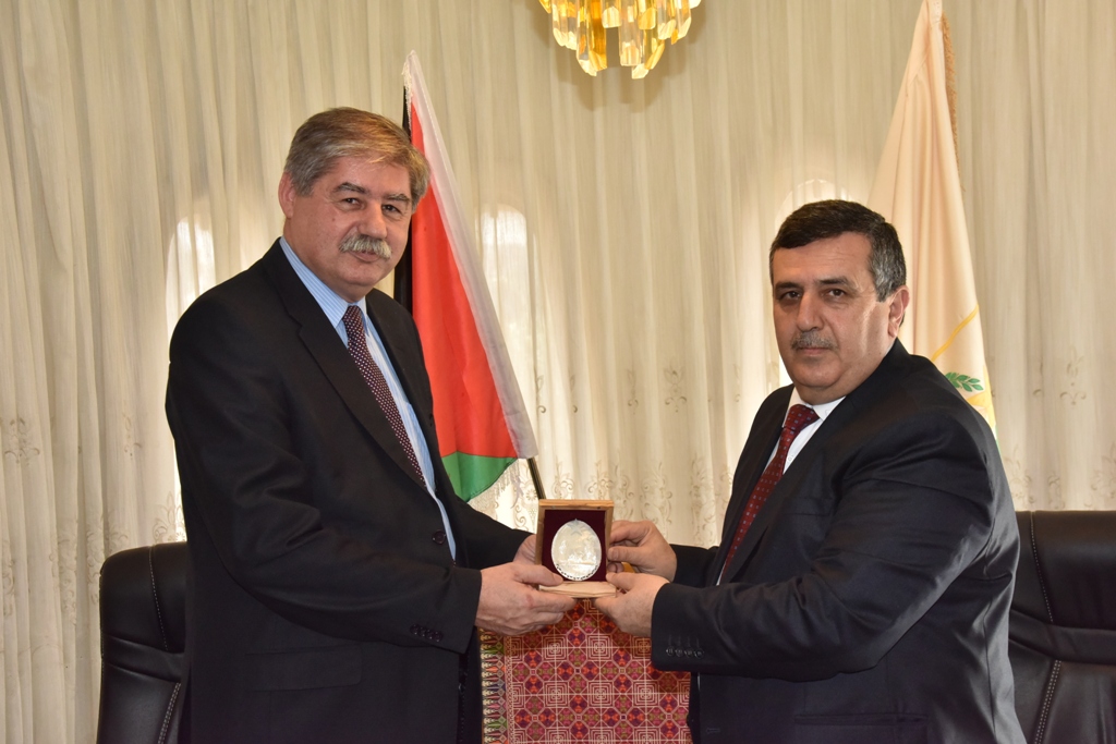 رئيس بلدية بيت لحم يستقبل وكيل وزارة خارجية الجبل الأسود ويطلعه على تحديات المدينة 