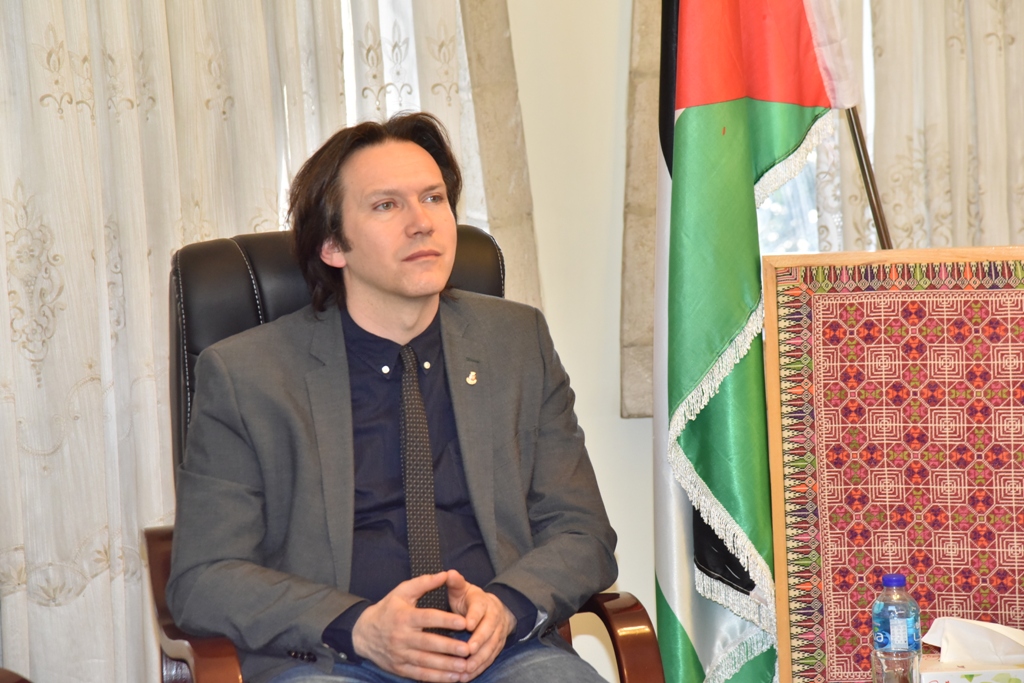 سلمان يلتقي وفد الإتحاد الأوروبي للمسارات الثقافية برئاسة نائب رئيس بلدية أسيزي 