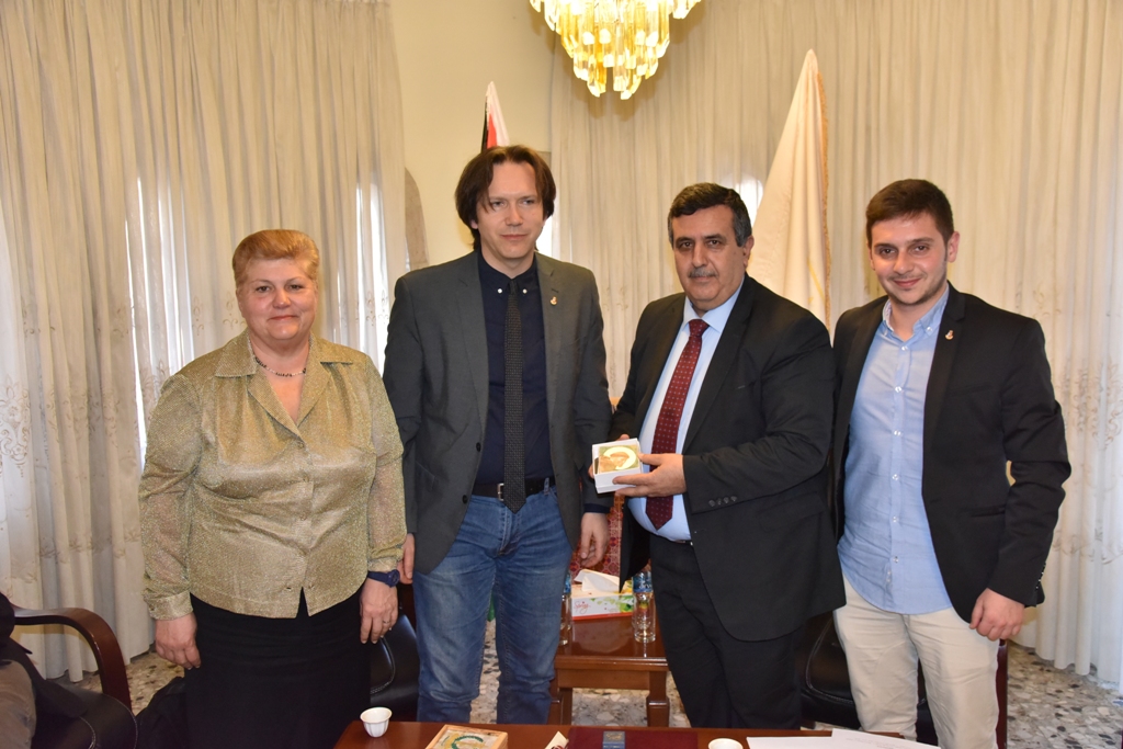 سلمان يلتقي وفد الإتحاد الأوروبي للمسارات الثقافية برئاسة نائب رئيس بلدية أسيزي 