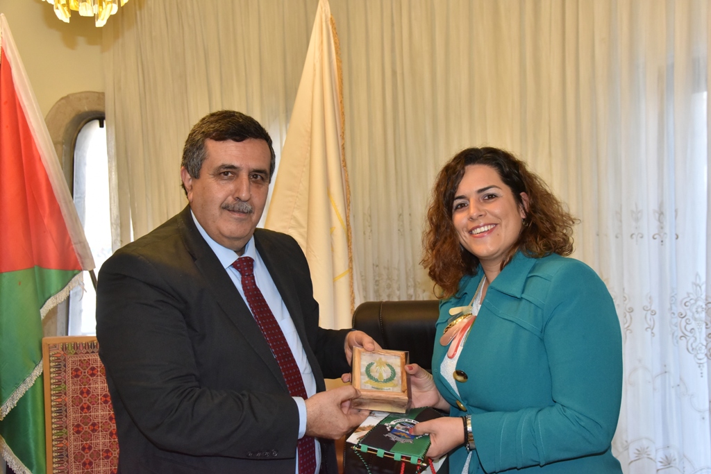 سلمان يلتقي وفد الإتحاد الأوروبي للمسارات الثقافية برئاسة نائب رئيس بلدية أسيزي 