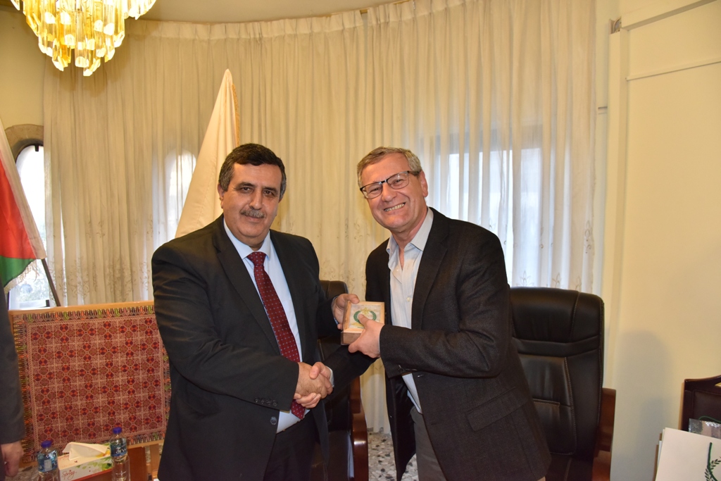 سلمان يلتقي وفد الإتحاد الأوروبي للمسارات الثقافية برئاسة نائب رئيس بلدية أسيزي 