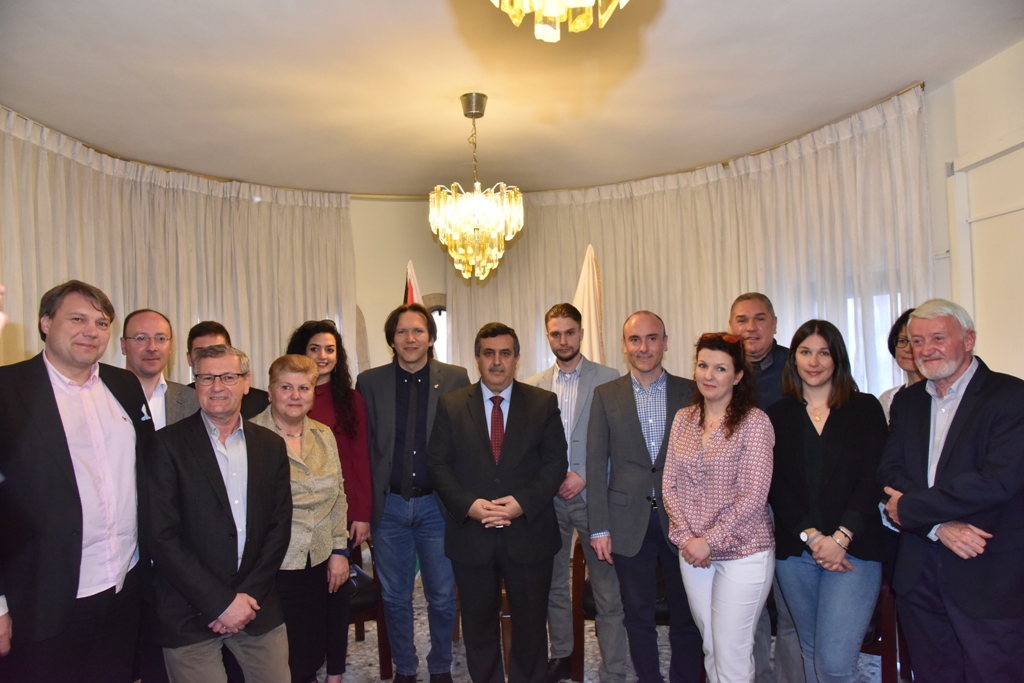 سلمان يلتقي وفد الإتحاد الأوروبي للمسارات الثقافية برئاسة نائب رئيس بلدية أسيزي 