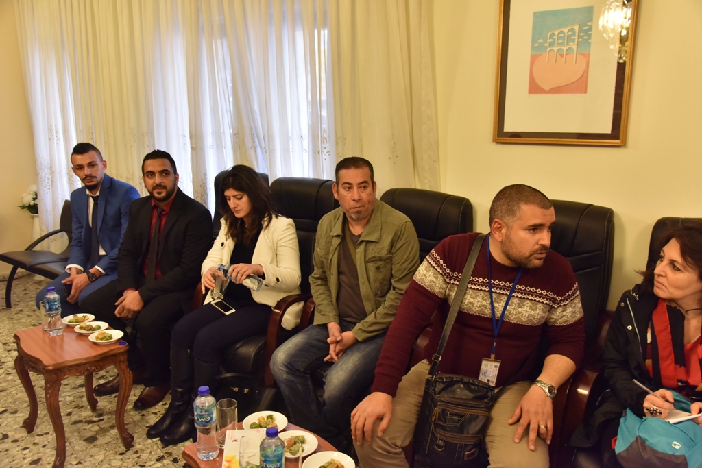 رئيس وأعضاء مجلس بلدية بيت لحم يستقبلون وفداً قضائياً أوروبياً ومديرة المعهد القضائي الفلسطيني في دار البلدية