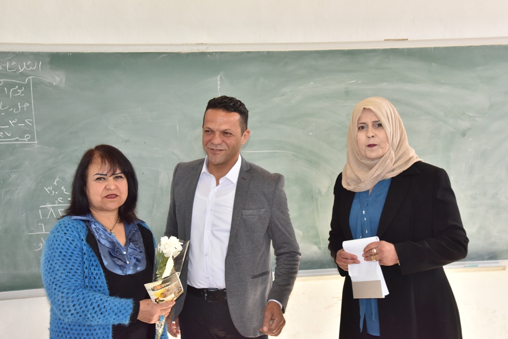 بمناسبة عيد الأم بلدية بيت لحم وحركة فتح ومديرية التربية والتعليم يعايدون المعلمات في المدارس