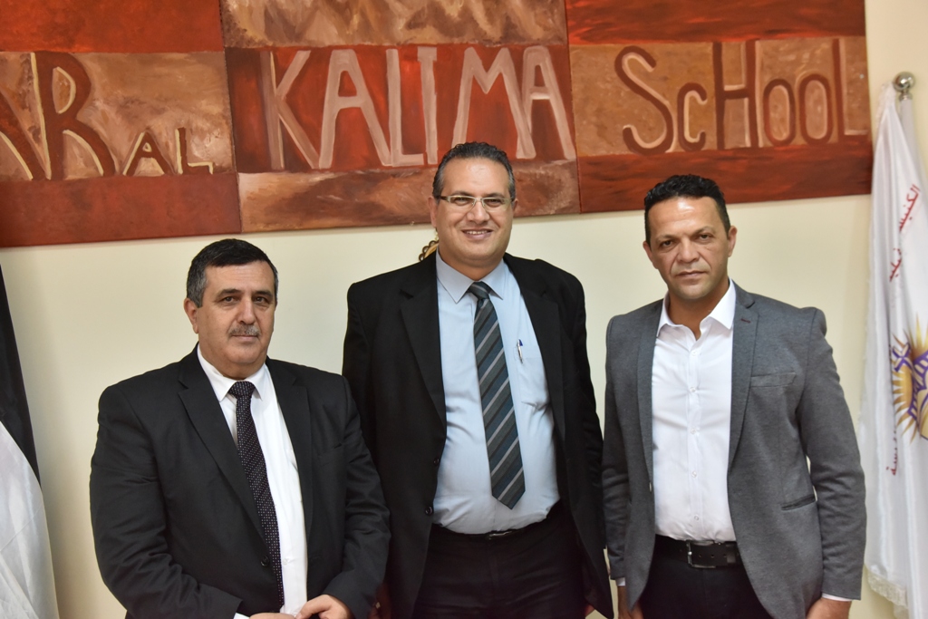 بمناسبة عيد الأم بلدية بيت لحم وحركة فتح ومديرية التربية والتعليم يعايدون المعلمات في المدارس