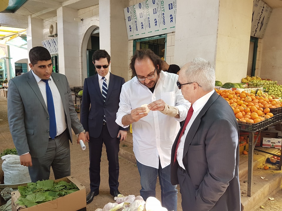 رئيس بلدية بيت لحم يلتقي مدير إدارة الشرق الأوسط وشمال أفريقيا في وزارة الخارجية اليونانية في دار البلدية 