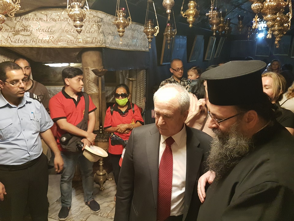 رئيس بلدية بيت لحم يلتقي مدير إدارة الشرق الأوسط وشمال أفريقيا في وزارة الخارجية اليونانية في دار البلدية 