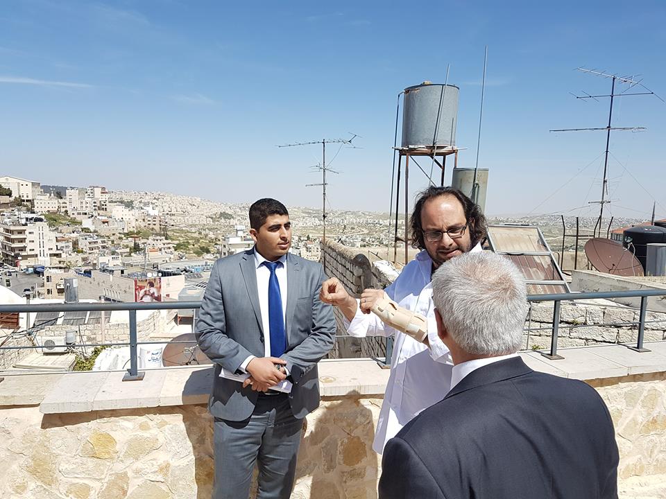 رئيس بلدية بيت لحم يلتقي مدير إدارة الشرق الأوسط وشمال أفريقيا في وزارة الخارجية اليونانية في دار البلدية 