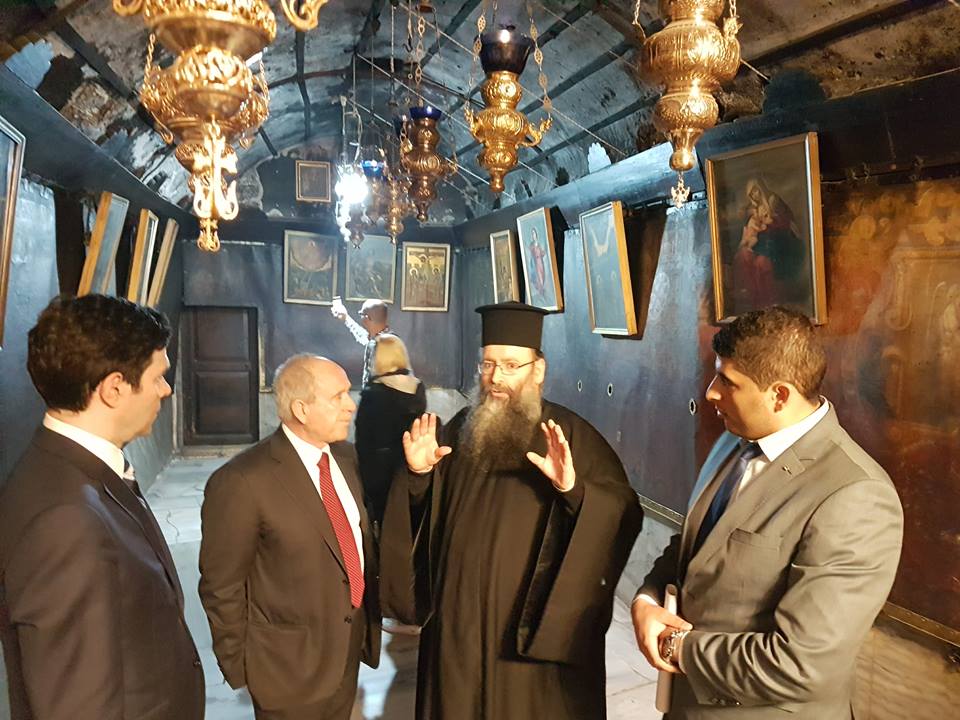 رئيس بلدية بيت لحم يلتقي مدير إدارة الشرق الأوسط وشمال أفريقيا في وزارة الخارجية اليونانية في دار البلدية 