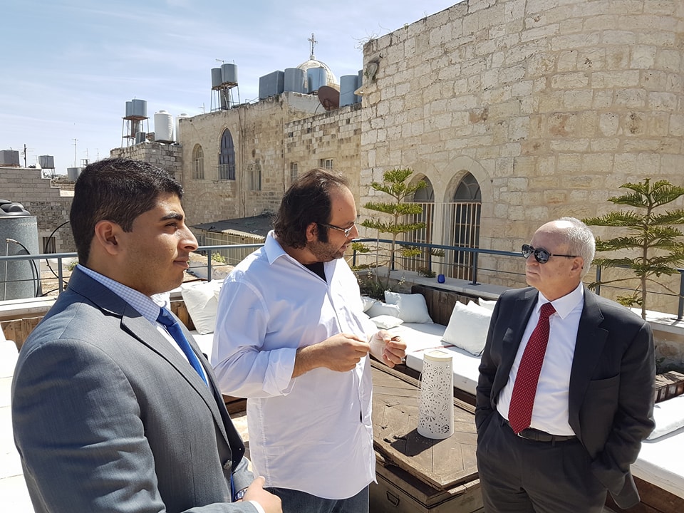 رئيس بلدية بيت لحم يلتقي مدير إدارة الشرق الأوسط وشمال أفريقيا في وزارة الخارجية اليونانية في دار البلدية 