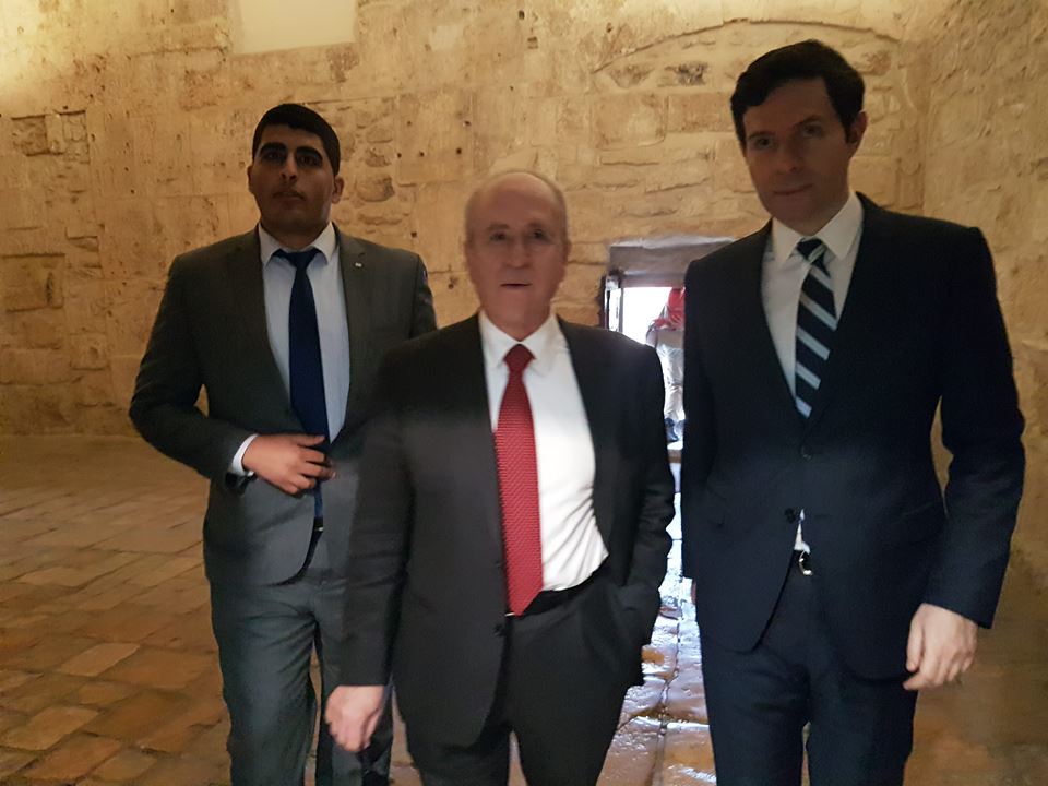 رئيس بلدية بيت لحم يلتقي مدير إدارة الشرق الأوسط وشمال أفريقيا في وزارة الخارجية اليونانية في دار البلدية 