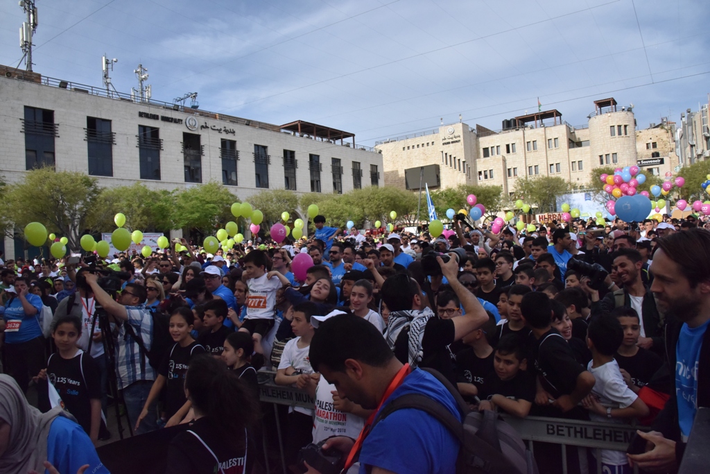 انطلاق ماراثون فلسطين الدولي السادس من ساحة المهد في  بيت لحم