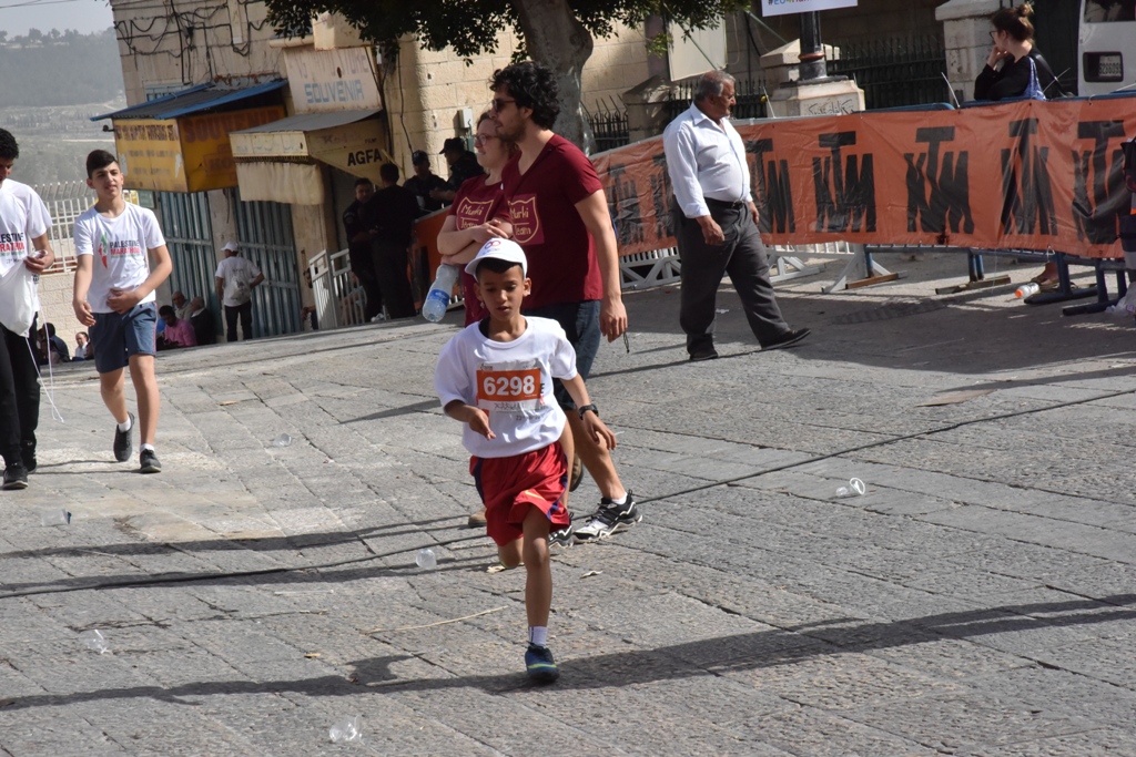 انطلاق ماراثون فلسطين الدولي السادس من ساحة المهد في  بيت لحم