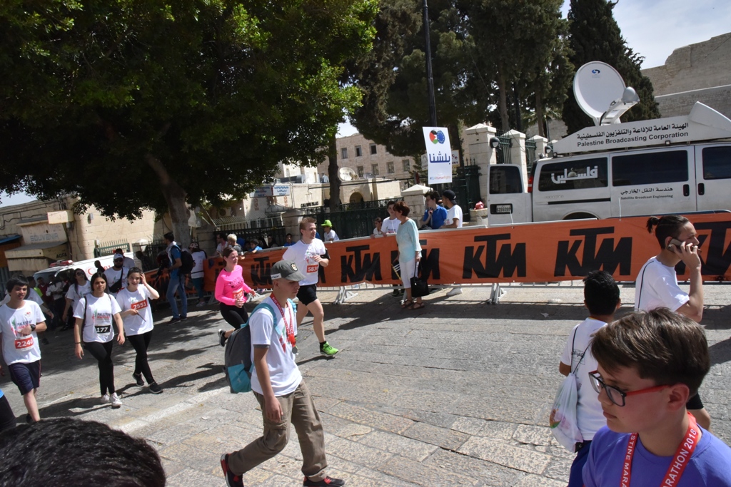 انطلاق ماراثون فلسطين الدولي السادس من ساحة المهد في  بيت لحم