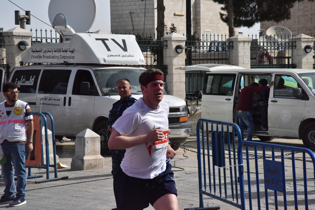 انطلاق ماراثون فلسطين الدولي السادس من ساحة المهد في  بيت لحم