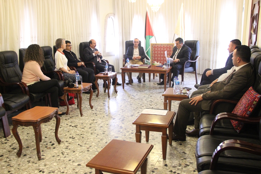 توقيع مذكرة تفاهم بين بلدية بيت لحم وجمعية التنمية المجتمعية والتعليم المستمر ضمن مشروع " بلديتنا تزدهر بنا" ضمن المحور الثاني من مشروع مجتمعات مزدهرة