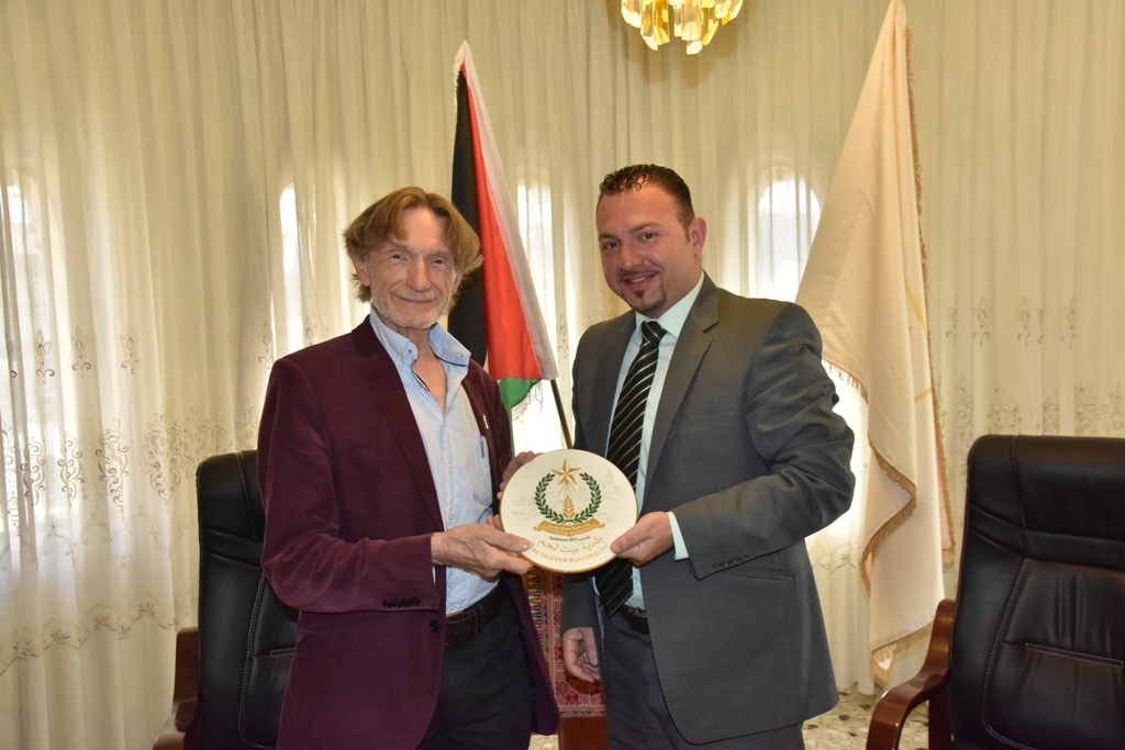 نائب رئيس بلدية بيت لحم يستقبل وفد جمعية الصداقة بيت لحم كولون
