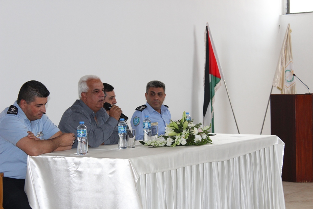 بمناسبة أسبوع المرور العربي وتحت شعار التزامك بالنظام دليل وعيك  حفل لتكريم أفراد شرطة المرور في مركز السلام بيت لحم