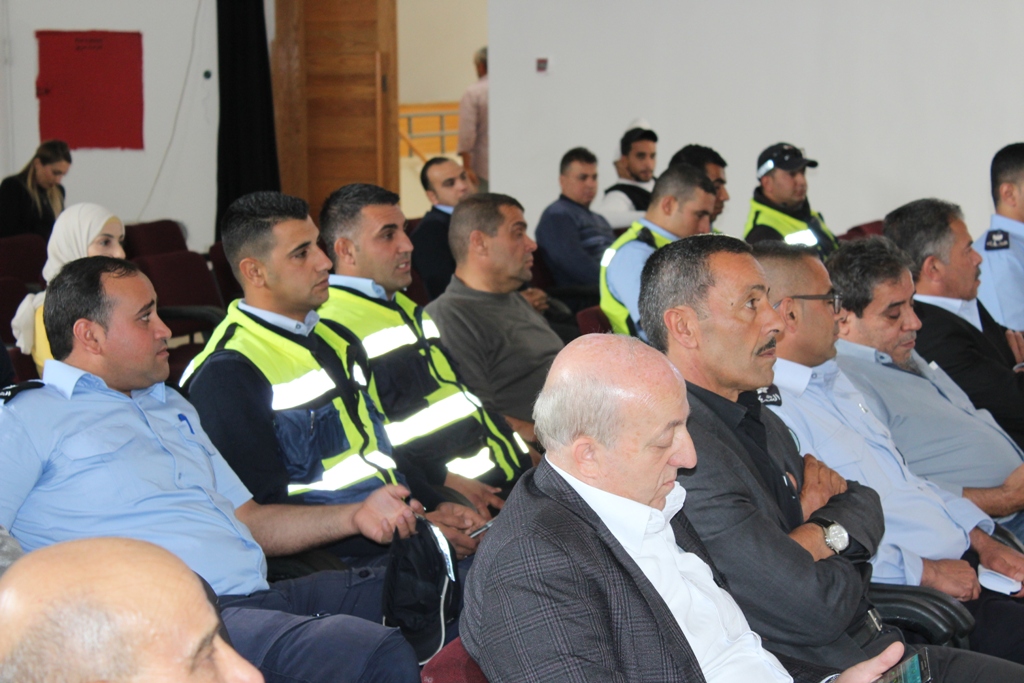 بمناسبة أسبوع المرور العربي وتحت شعار التزامك بالنظام دليل وعيك  حفل لتكريم أفراد شرطة المرور في مركز السلام بيت لحم