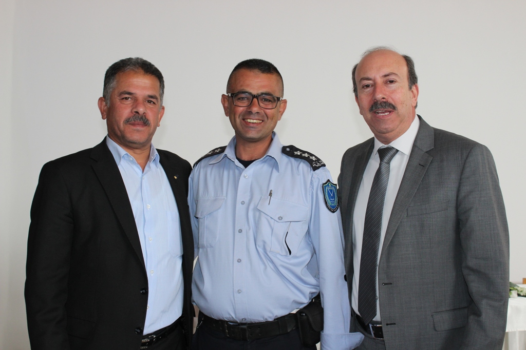 بمناسبة أسبوع المرور العربي وتحت شعار التزامك بالنظام دليل وعيك  حفل لتكريم أفراد شرطة المرور في مركز السلام بيت لحم