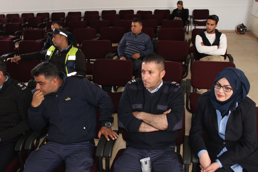 بمناسبة أسبوع المرور العربي وتحت شعار التزامك بالنظام دليل وعيك  حفل لتكريم أفراد شرطة المرور في مركز السلام بيت لحم