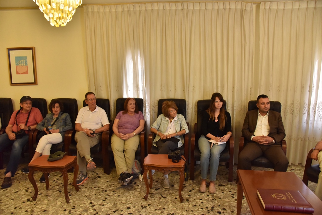 The Mayor of Bethlehem welcomes a group from Sacramento and talks about the city challenges