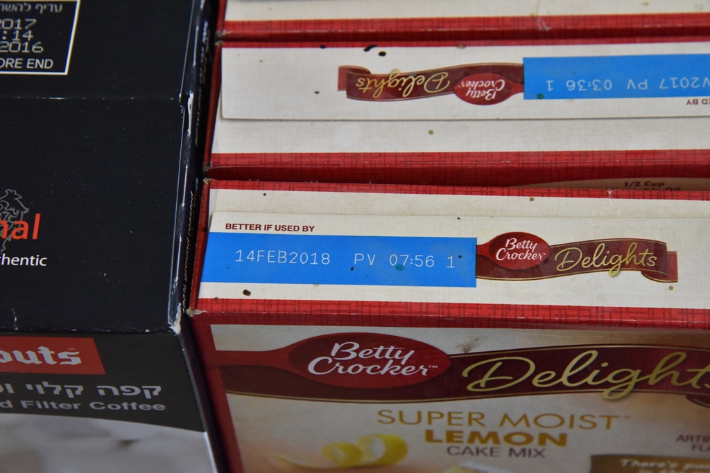 بلدية بيت لحم تتلف حوالي النصف طن من المنتجات الغذائية منتهية الصلاحية